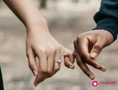一个男人可以三年不碰她老婆并且不离婚