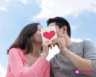接吻为什么要伸舌头呢