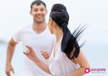 和成熟的男人谈恋爱有多幸福