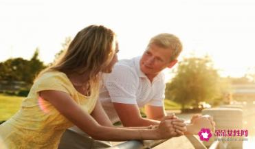 女孩主动追男生的方法