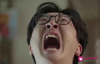 一个不断地消耗你的人到底值不值得你爱