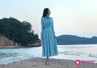 一个不断地消耗你的人到底值不值得你爱