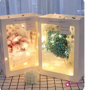 女生感动哭了系列礼物