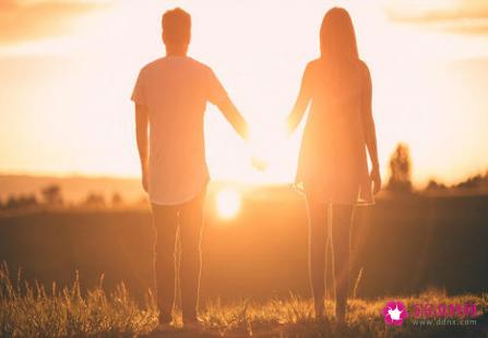 情侣之间的聊天话题100个