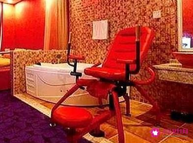 情侣套房多功能座椅怎么用