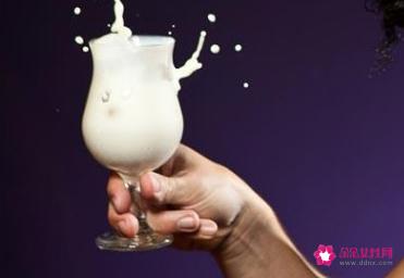 女孩子性格内向是什么意思