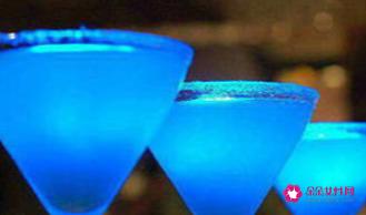 喜欢蓝色的女孩性格解析