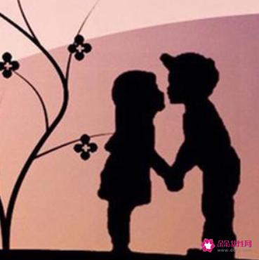 一个女生如果敢和你对视