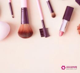 给女孩子化妆技巧