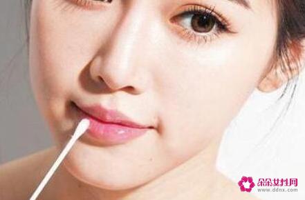 如何挑选唇膏颜色