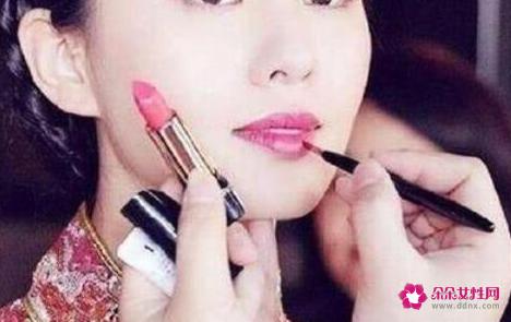 如何挑选唇膏颜色