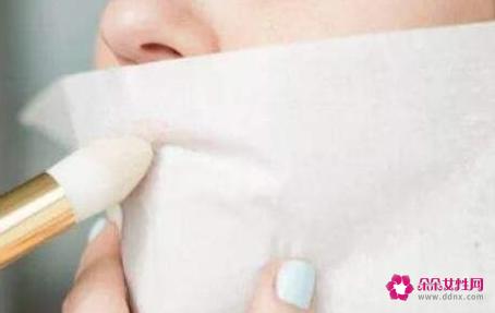 如何挑选唇膏颜色