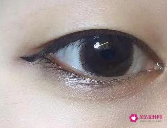 单眼皮怎么画眼线步骤