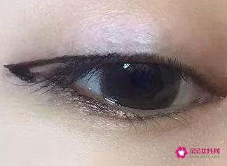 单眼皮怎么画眼线步骤
