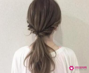 个子矮适合什么发型