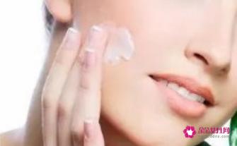 女孩化妆基本步骤及注意事项