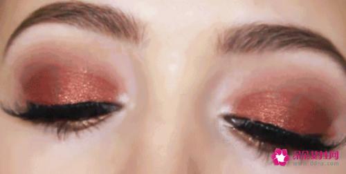 2022年秋季眼影流行色