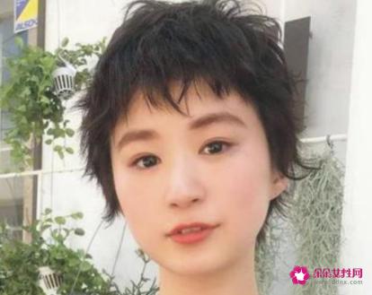 胖女生适合的短发发型