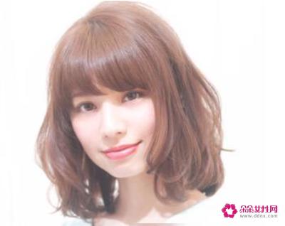 胖女生适合的短发发型