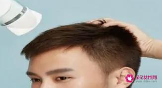男生脸小适合什么发型