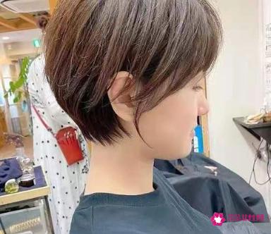 适合头顶头发少的女士发型