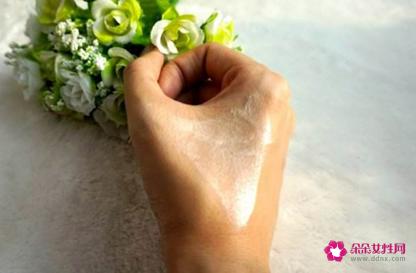 化淡妆的化妆品