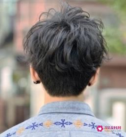 方脸适合什么发型男