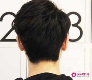 方脸适合什么发型男