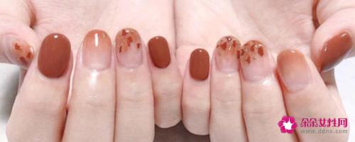 精致美丽的指甲让你爱不完