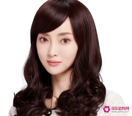 长脸女生适合什么发型