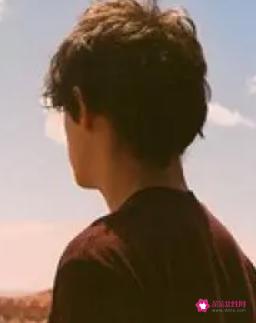 脸大适合什么发型好看男