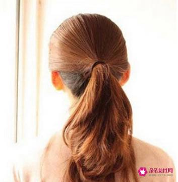 夏天中长发怎么扎好看