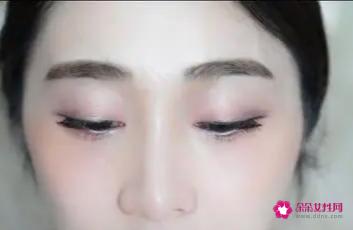 化生活妆的基本步骤