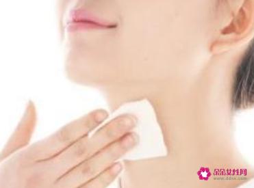 毛孔粗大用什么护肤品好