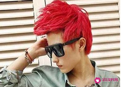 男生染酒红色发色会好看吗