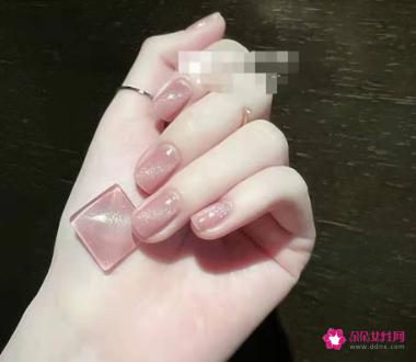 最火美甲显白图片