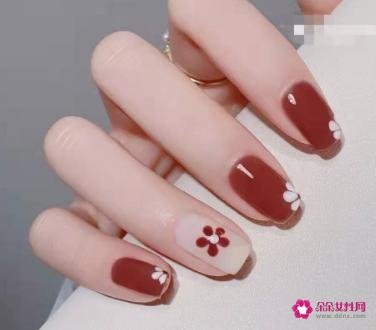 最火美甲显白图片