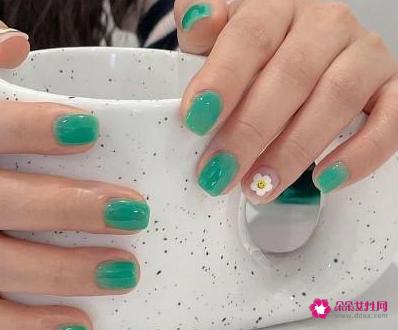 最火美甲显白图片