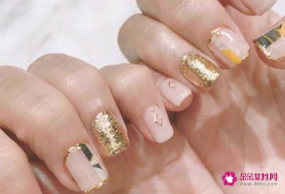 最火美甲显白图片