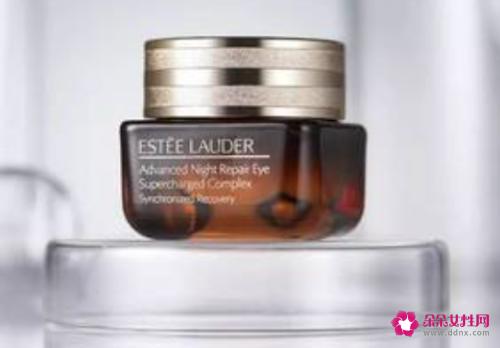 雅诗兰黛眼霜的正确使用方法