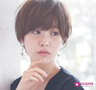 胖女人适合什么发型最好看短发