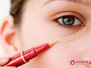 如何简单化妆初学者