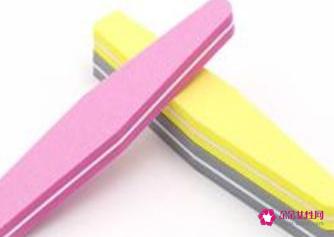 做光疗美甲的步骤图解