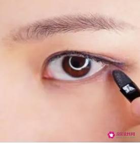 新手学化淡妆的步骤教程