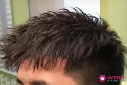 适合大圆脸男士发型