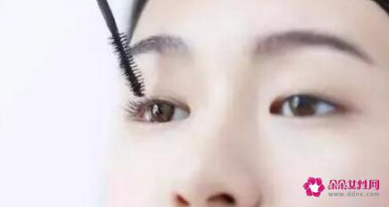睫毛膏刷法技巧