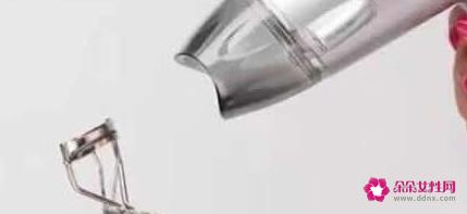 睫毛膏刷法技巧
