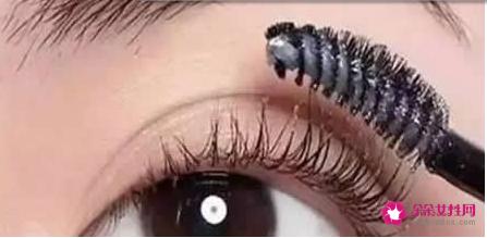 睫毛膏刷法技巧