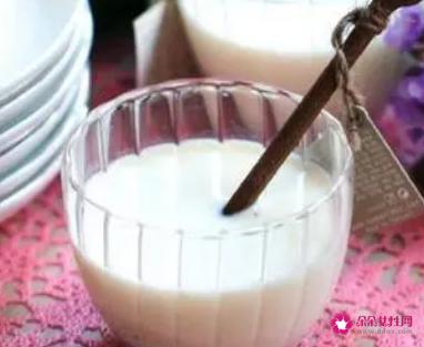 用纯牛奶怎么做面膜呢