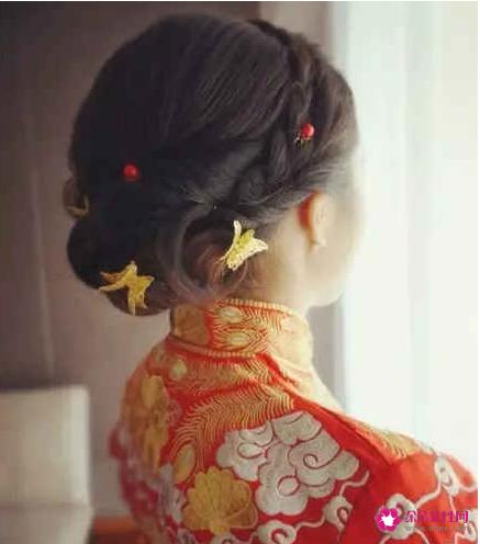 秀禾服新娘发型编发